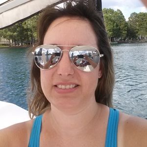 Meet your Posher, Stephanie